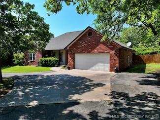 46 Acorn St, Eufaula, OK 74432