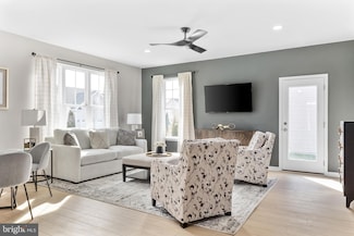 498 Resort Blvd, Dover, DE 19904