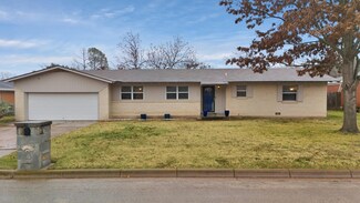 1213 Park Center St, Benbrook, TX 76126