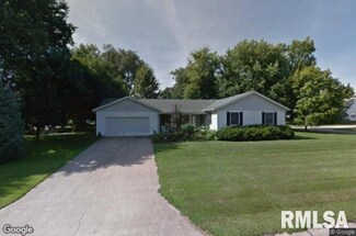 204 E Maple St, Mount Pulaski, IL 62548