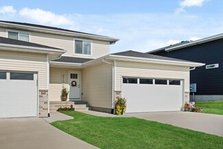 843 Grindstone Cir, Waterloo, IA 50702