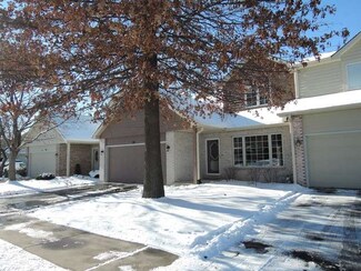 55 Townsend Cir, Naperville, IL 60565