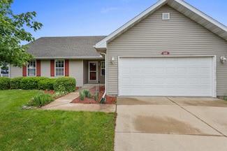 610 Chestnut Dr, Saint Joseph, IL 61873