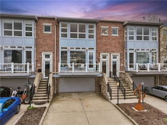304 Bigbee St, Pittsburgh, PA 15211