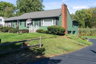16 Aberdeen Rd, North Chelmsford, MA 01863