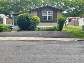 15 Liberty Ln, Mount Bethel, PA 18343
