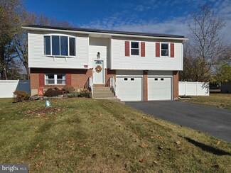 5480 Monocacy Dr, Bethlehem, PA 18017