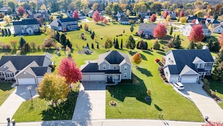 N42W22833 Beacon Ct, Pewaukee, WI 53072