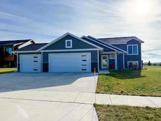 1127 Steamboat Trail, Brookings, SD 57006