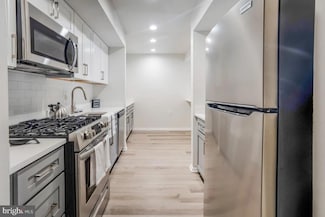 1699 Yale Place Unit 3BR-338, Rockville, MD 20850