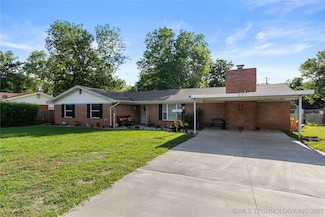 221 S Harvey St, Ada, OK 74820