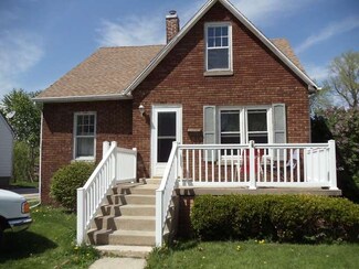 310 W Delaware St, Dwight, IL 60420