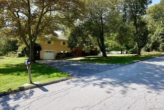 55 Pigott Rd, Mahopac, NY 10541