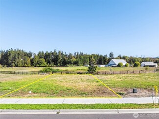 90 Dover Ln, Sequim, WA 98382
