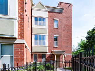 706 W Evergreen Ave Unit 706, Chicago, IL 60610