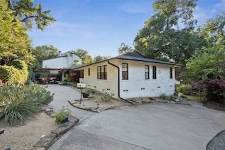 1657 Nob Hill Rd, Dallas, TX 75208
