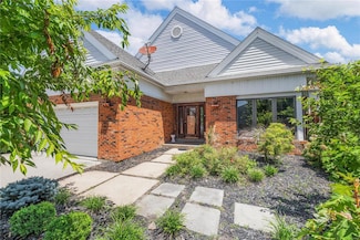 9005 Fair Oaks Crescent Ct, Saint Louis, MO 63117