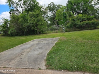 529 W Cherry St, Opelousas, LA 70570