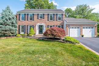 3 Clinton Ct, Kendall Park, NJ 08824