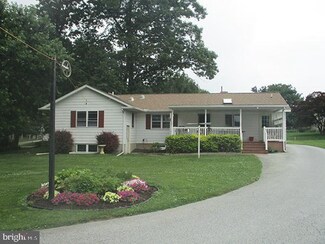 378 S Belmont Rd, Paradise, PA 17562