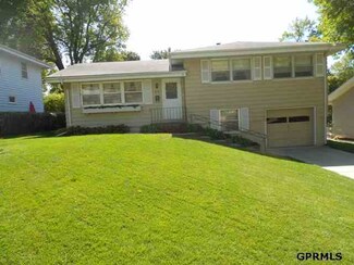 7513 Valley St, Omaha, NE 68124