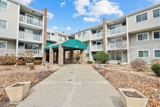 1601 N Innsbruck Dr Unit 353, Fridley, MN 55432