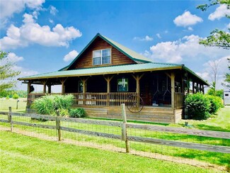 7682 N Middlefork Rd, Dupont, IN 47231