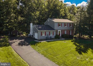 139 Maple Leaf Ln, Pottstown, PA 19464