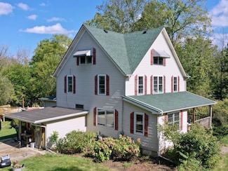8304 Howe Rd, Wonder Lake, IL 60097