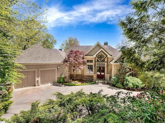 11 Moss Falls Ln, Landrum, SC 29356