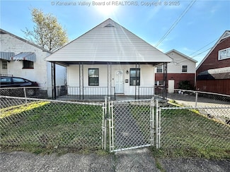 466 19th St, Dunbar, WV 25064