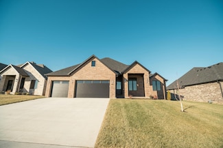 4443 E Larkwood St, Springfield, MO 65802