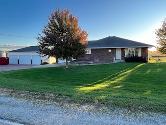 726 1st St, Plano, IA 52581