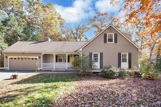 49 Duclos Dr, Feeding Hills, MA 01030