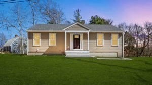 4 Taylor Point Rd, Pembroke, MA 02359