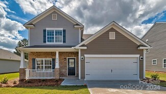79 Ashelyn Park Dr, Fletcher, NC 28732