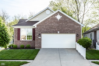 1041 Lincoln Park East Dr, Greenwood, IN 46142