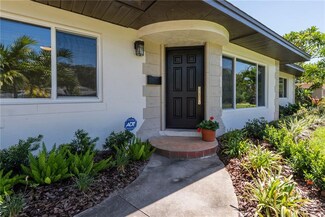 2310 Beach Dr SE, Saint Petersburg, FL 33705