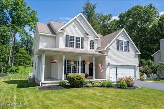 17 Springfield Dr, Mechanicville, NY 12118