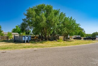261 E Stewart Dr, Pueblo, CO 81007