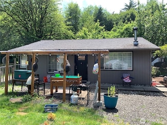 31 E Sand Hill Ln, Belfair, WA 98528