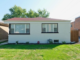 8415 Trumbull Ave, Skokie, IL 60076