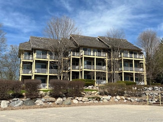 5678 N Crossover Dr Unit 2, Bellaire, MI 49615