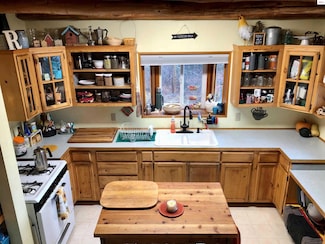 1452 Grizzly Gap Rd, Naples, ID 83847