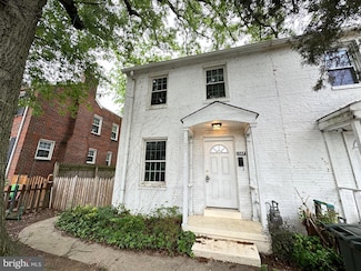 127 S Glebe Rd, Arlington, VA 22204