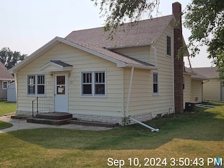121 5th St, Ipswich, SD 57451