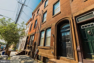 2106 E York St, Philadelphia, PA 19125