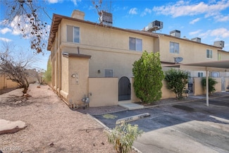 558 Kristin Ln, Henderson, NV 89011