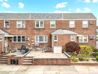 154-81 Riverside Dr, Flushing, NY 11357