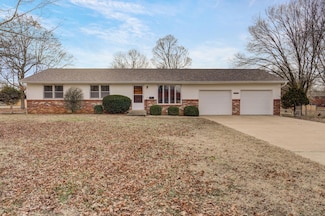 1313 S Madison Ave, Aurora, MO 65605